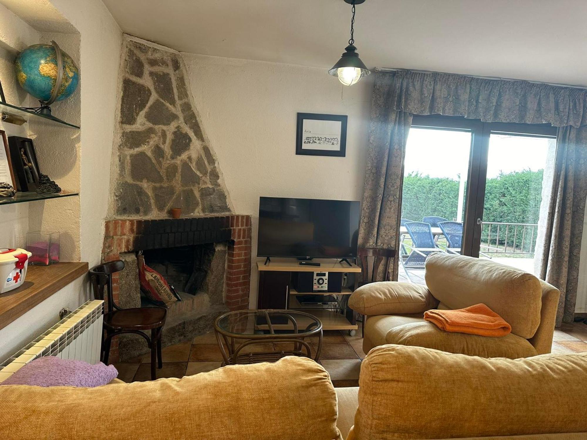 Vivienda De Uso Turistico El Nido Pension La Serrada Buitenkant foto